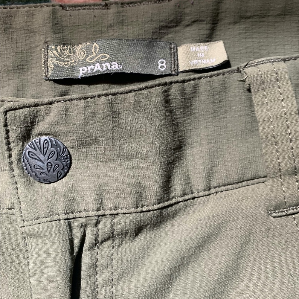 Prana Women's Hazel Shorts Size 8 in Cargo Green - Picture 6 of 8